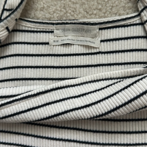 Urban Outfitters Crop Tank - Picture 2 of 4